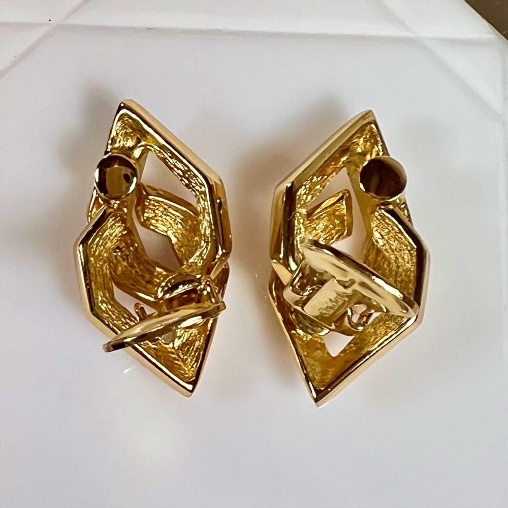 Christian Dior Abstract Gold Clip-On Earrings - Picture 9 of 9